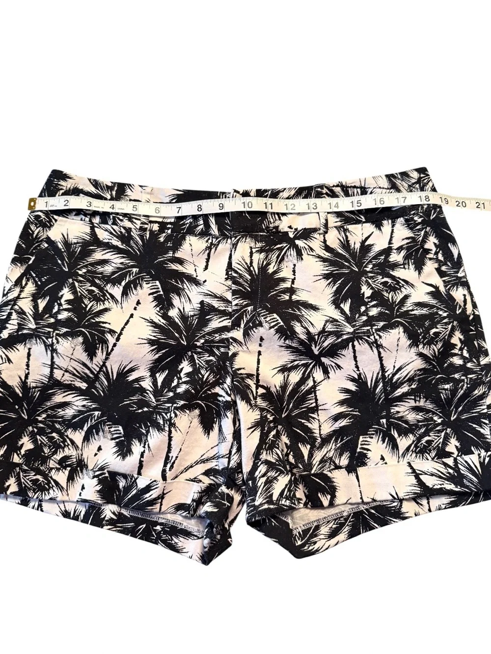 INC Palm Tree Print Shorts Black White Mid Rise Cotton Stretch Casual Size 14 - Picture 6 of 13